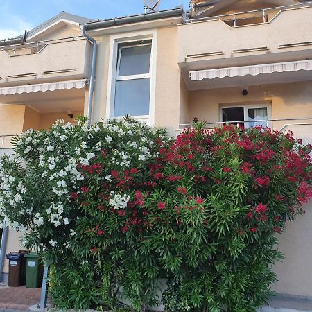 Apartments Zoretic Малинська Екстер'єр фото