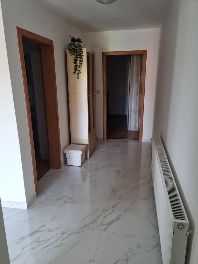 Apartments Zoretic Малинська Екстер'єр фото