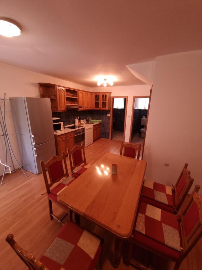 Apartments Zoretic Малинська Екстер'єр фото