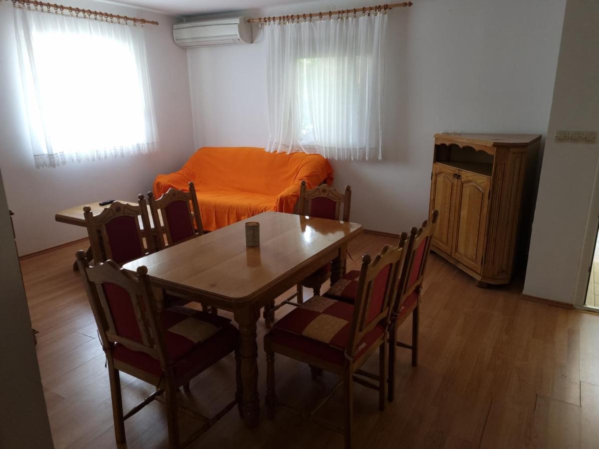 Apartments Zoretic Малинська Екстер'єр фото