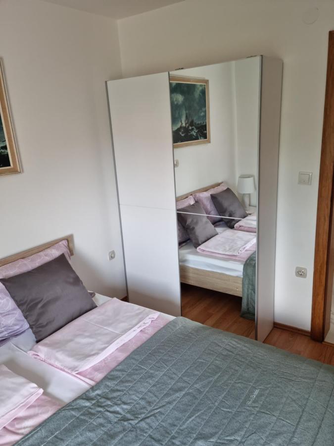 Apartments Zoretic Малинська Екстер'єр фото