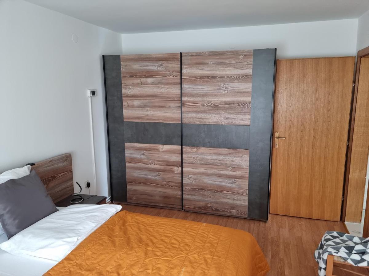 Apartments Zoretic Малинська Екстер'єр фото