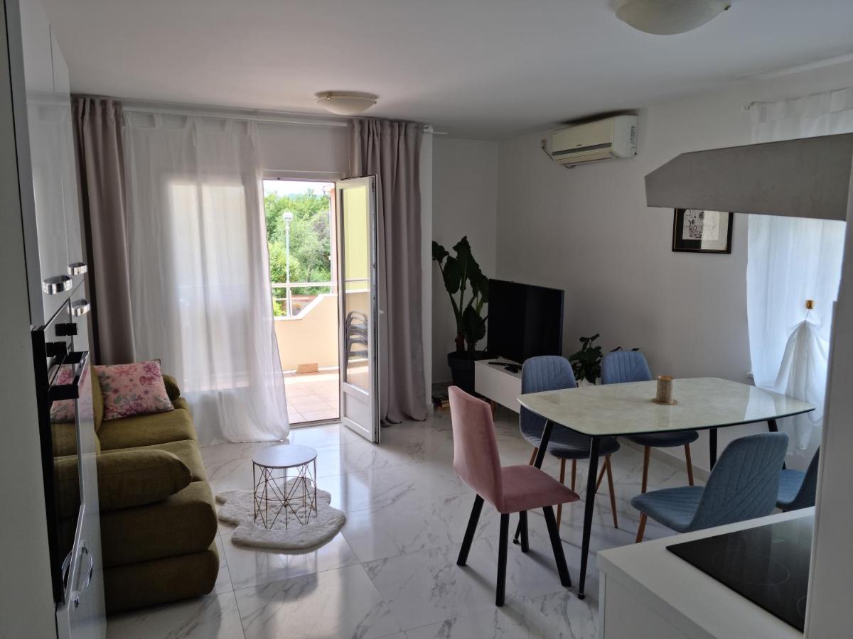 Apartments Zoretic Малинська Екстер'єр фото