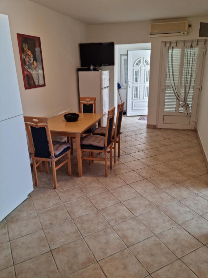 Apartments Zoretic Малинська Екстер'єр фото